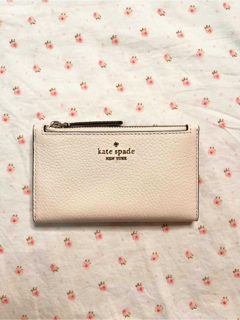 Kate Spade Leila Wallet – White Pebbled Leather – NWOT